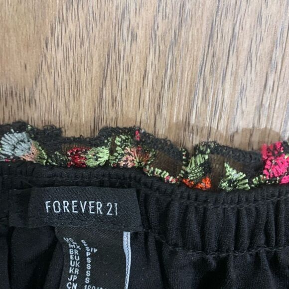 Forever 21 Sheer Floral Off-the-Shoulder Crop Top - Picture 4 of 4